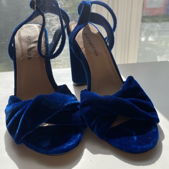 Justfab Velvet Heels, never worn. 7.5 and 3" heel - Picture 5 of 6